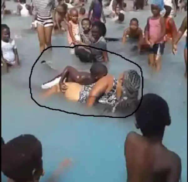 OMG!!! See What Happened To A Mother After Allegedly Having S ex with Her Son at a Crowded Beach (Photo)